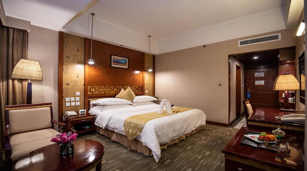 Kunming Golden Spring Hotel מראה חיצוני תמונה
