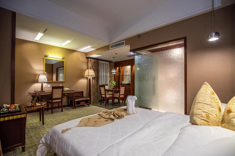 Kunming Golden Spring Hotel מראה חיצוני תמונה