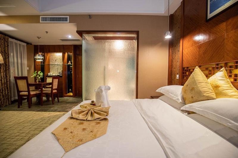 Kunming Golden Spring Hotel מראה חיצוני תמונה