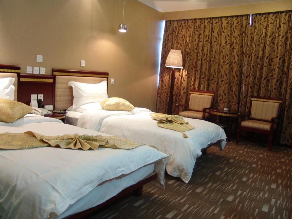 Kunming Golden Spring Hotel מראה חיצוני תמונה