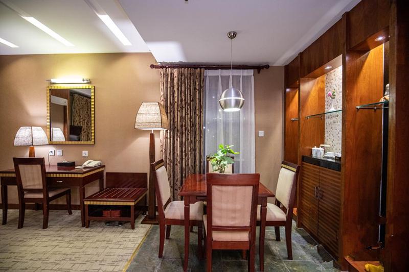 Kunming Golden Spring Hotel מראה חיצוני תמונה