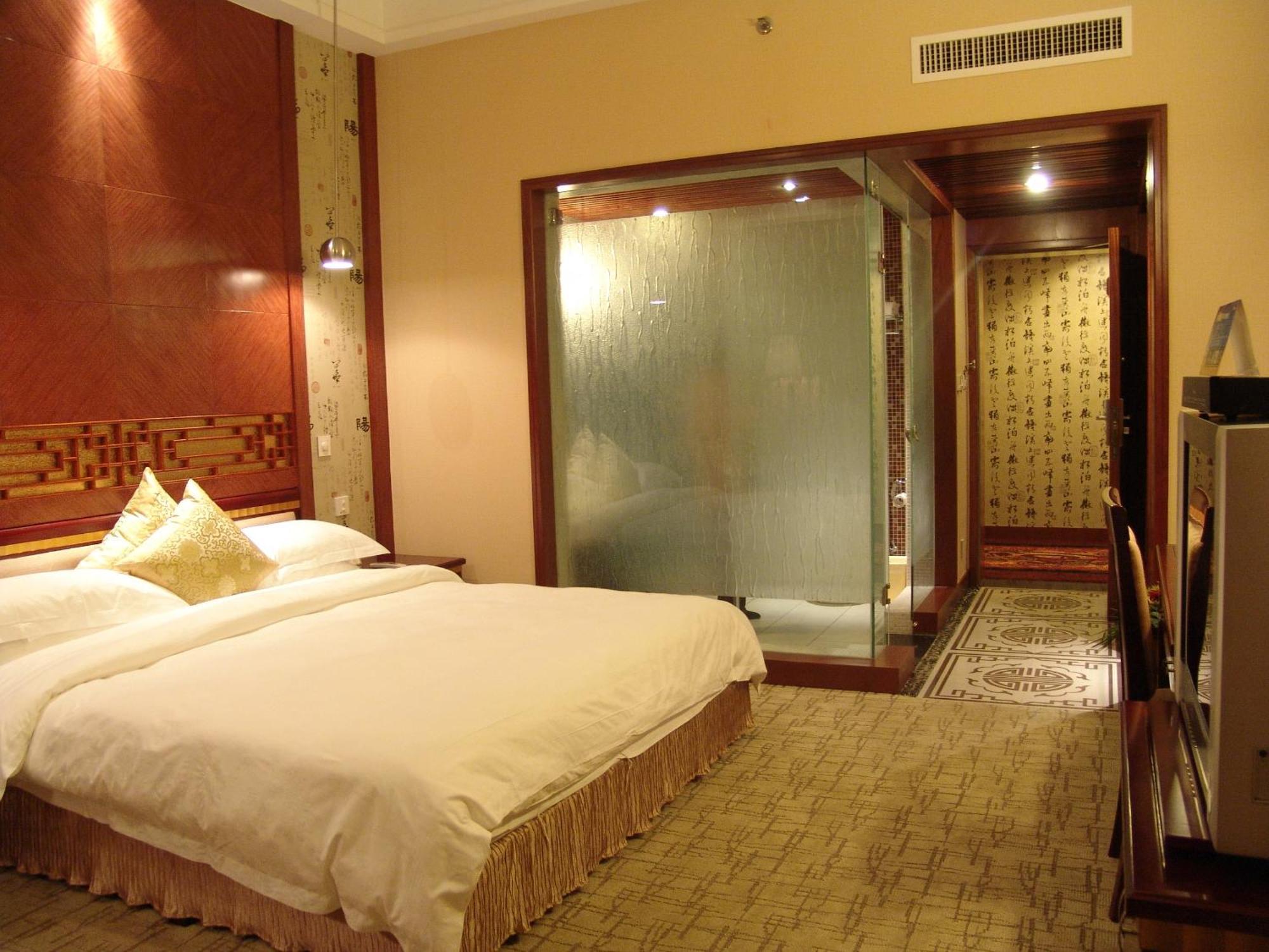 Kunming Golden Spring Hotel מראה חיצוני תמונה