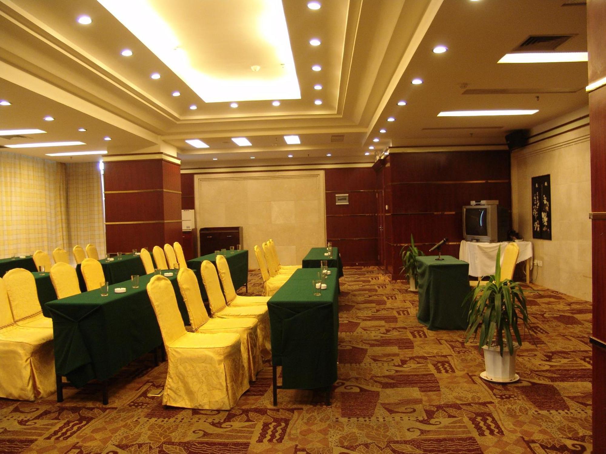 Kunming Golden Spring Hotel מראה חיצוני תמונה