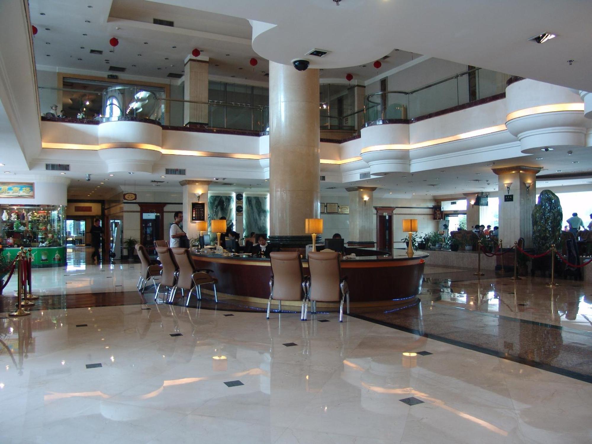 Kunming Golden Spring Hotel מראה חיצוני תמונה